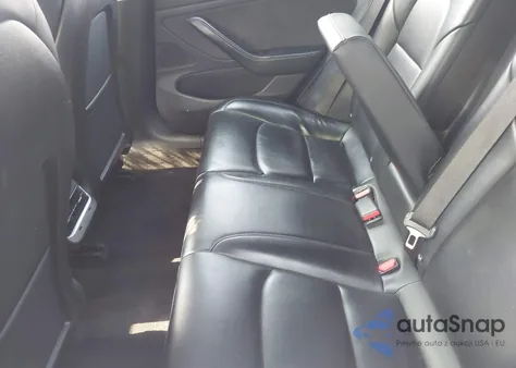 2018 Tesla Model 3 Long Range/Mid Range z USA, uszkodzony, nr VIN 5YJ3E1EA7JF058454